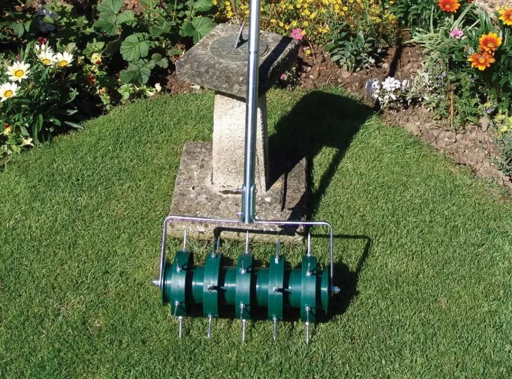 Аэрация газона